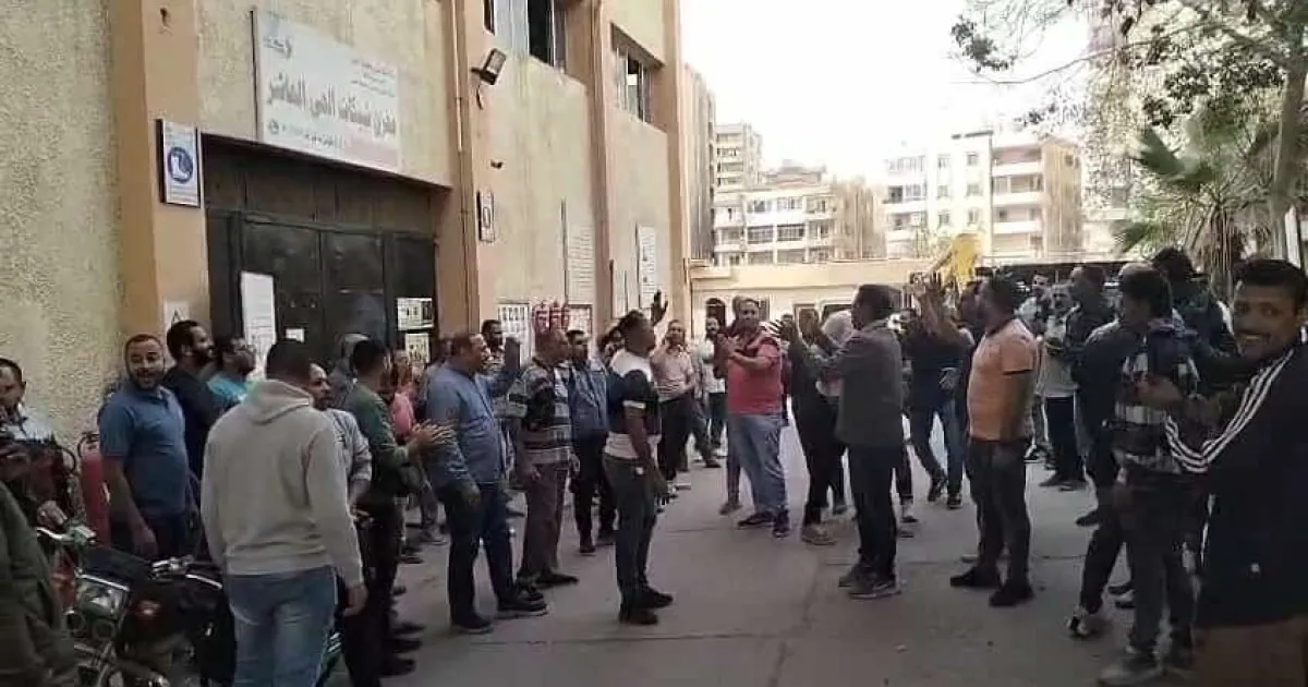 احتجاجات بمحطة مياه التبين للمطالبة بصرف العلاوات المتأخرة وتثبيت المؤقتين