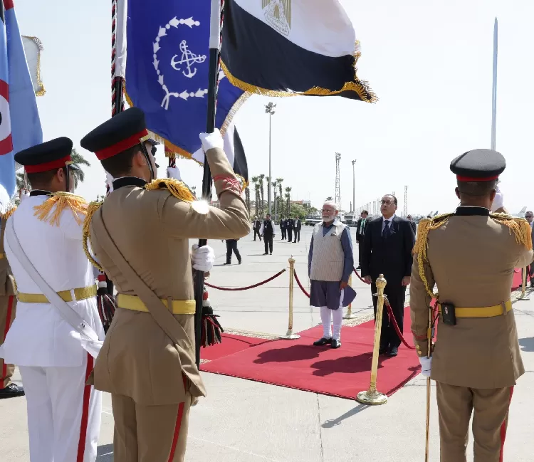 رئيس الوزراء الهندي مودي يصل إلى مصر في زيارة تستغرق يومين لتعزيز العلاقات