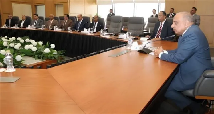 اجتماع وزير الكهرباء برؤساء القطاعات ومديرى ومسئولي الأمن بشركات الكهرباء