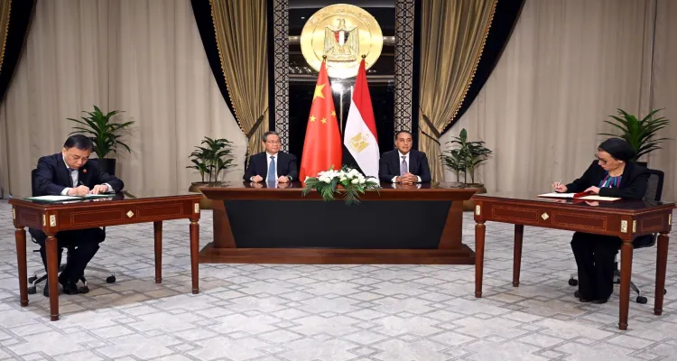مصر والصين توقعان مجموعة اتفاقيات لتعزيز التعاون المشترك و مبادلة الديون