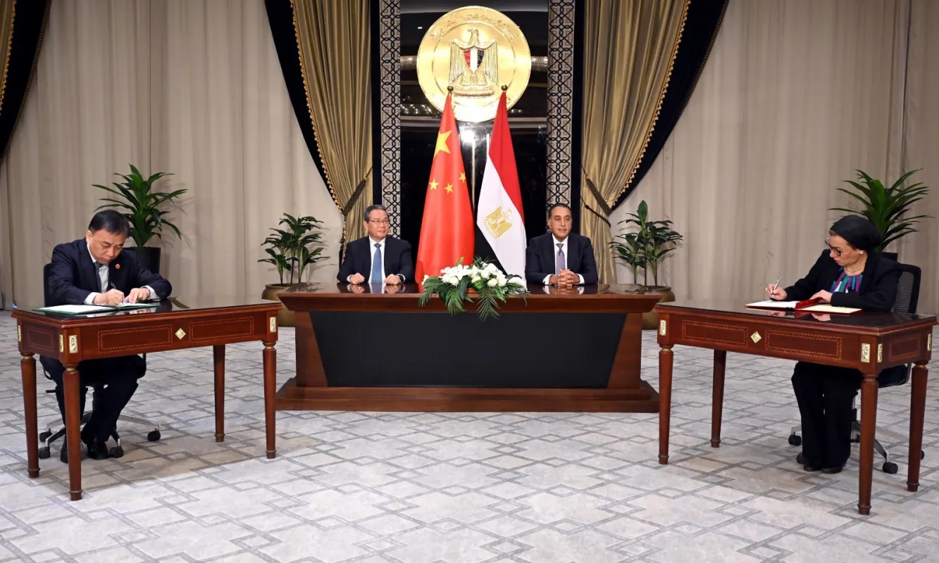 مصر والصين توقعان مجموعة اتفاقيات لتعزيز التعاون المشترك و مبادلة الديون