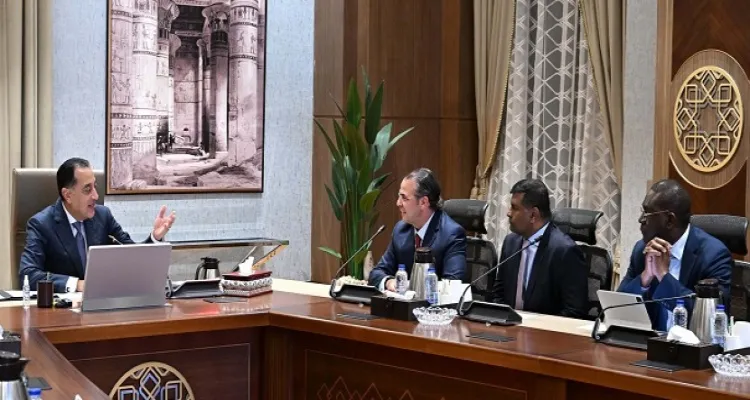 مدبولي يلتقى رئيس قسم الأصول الأساسية والبلدان الناشئة فى شركة 