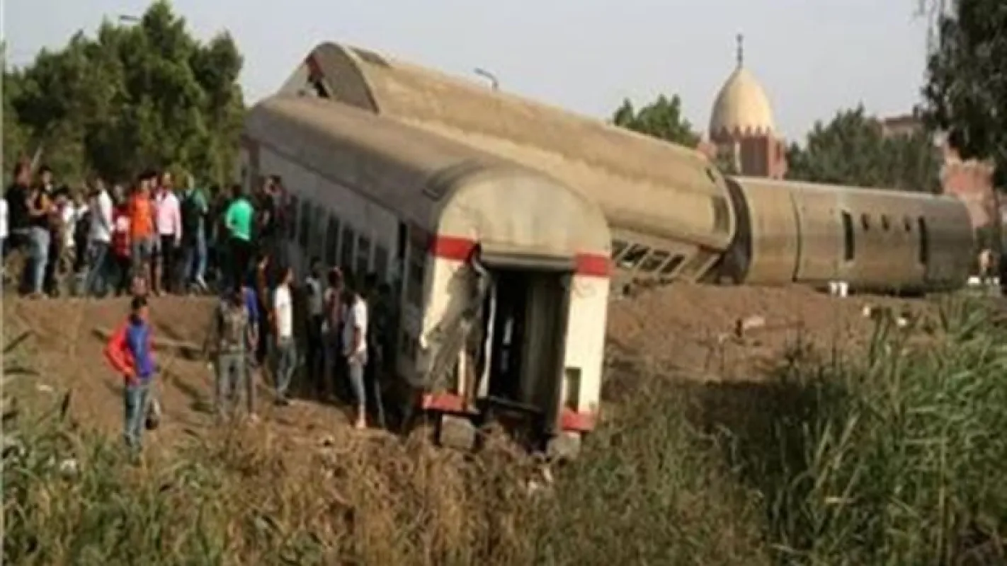 إيقاف قائد قطار كفر الشيخ ومساعده عن العمل بعد اصطدام رحلتهم بنهاية الرصيف