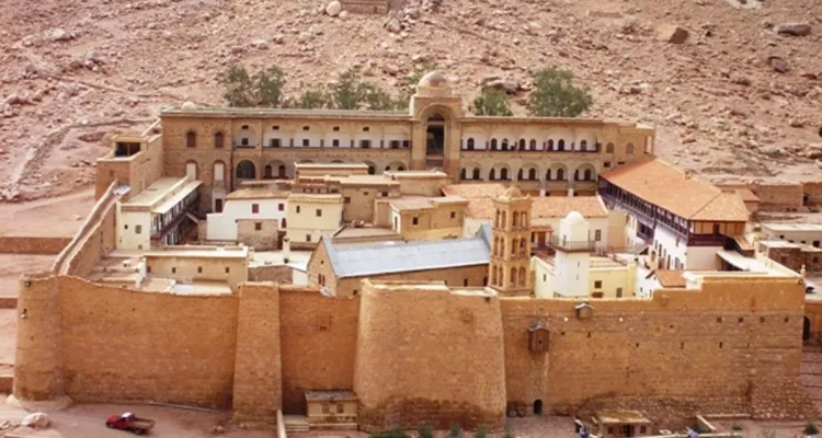 محكمة استئناف الإسماعيلية تقضي بحق تابعي دير سانت كاترين في الانتفاع بالمواقع الدينية والأثرية