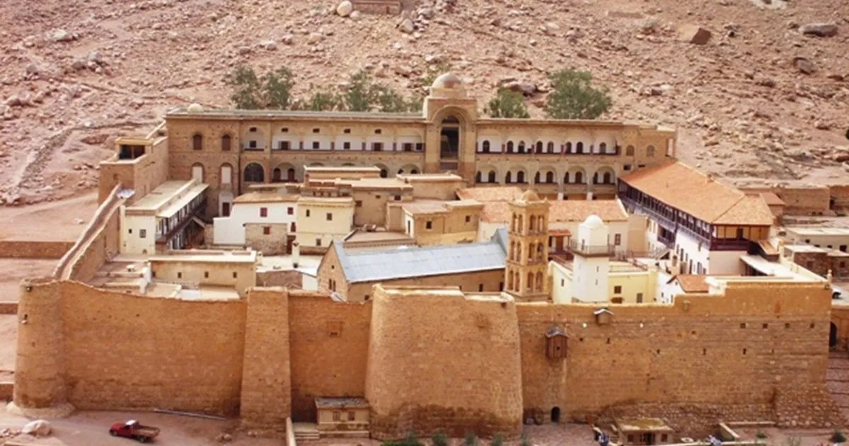 محكمة استئناف الإسماعيلية تقضي بحق تابعي دير سانت كاترين في الانتفاع بالمواقع الدينية والأثرية