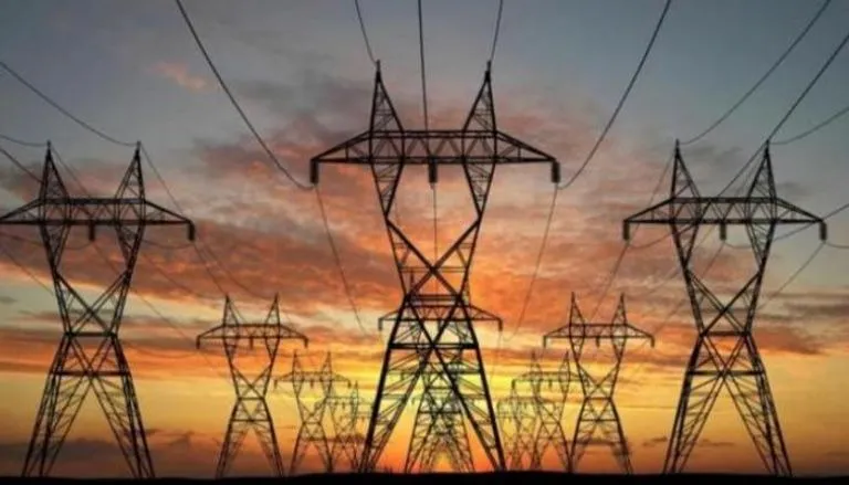 مصر تخصص 468 مليون متر مكعب من الوقود المكافئ لمحطات الكهرباء وتسعى لرفع وارداتها من الغاز المسال 3 أضعاف لتفادي قطع الكهرباء في الصيف
