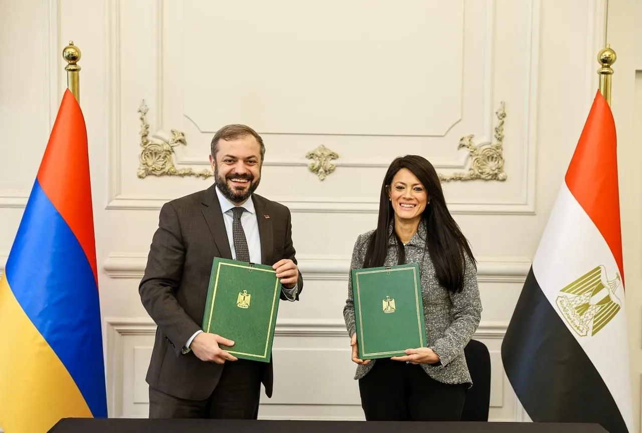 لقاء وزيرة التخطيط مع وزير اقتصاد أرمينيا لتعزيز الاستثمار