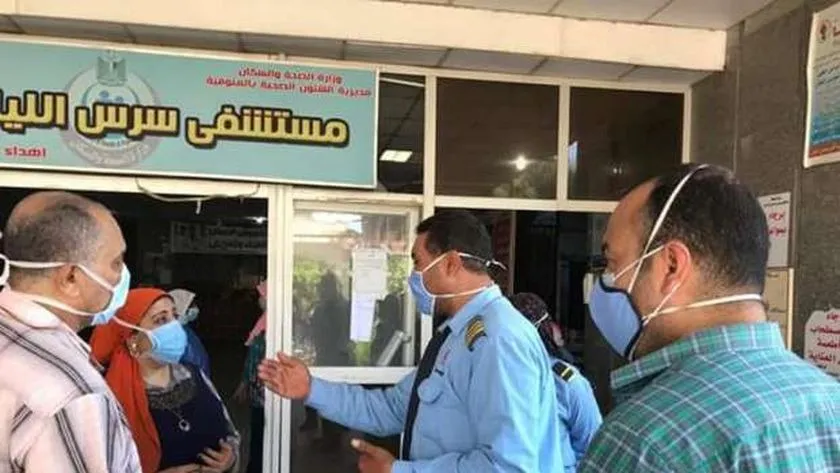 استبعاد مدير مستشفى سرس الليان والتحقيق مع 84 شخصًا