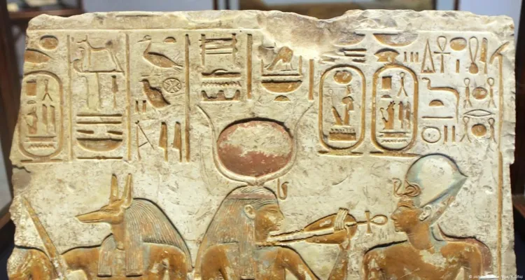 نقش صخري نادر يكشف أسرار ملوك مصر القدماء