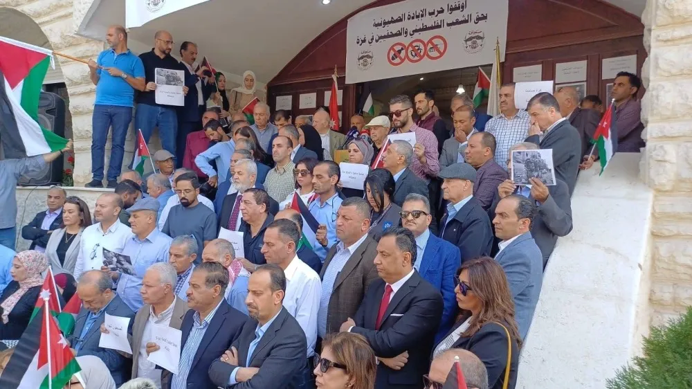 وقفة أمام نقابة الصحفيين دعمًا لفلسطين والمقاومة