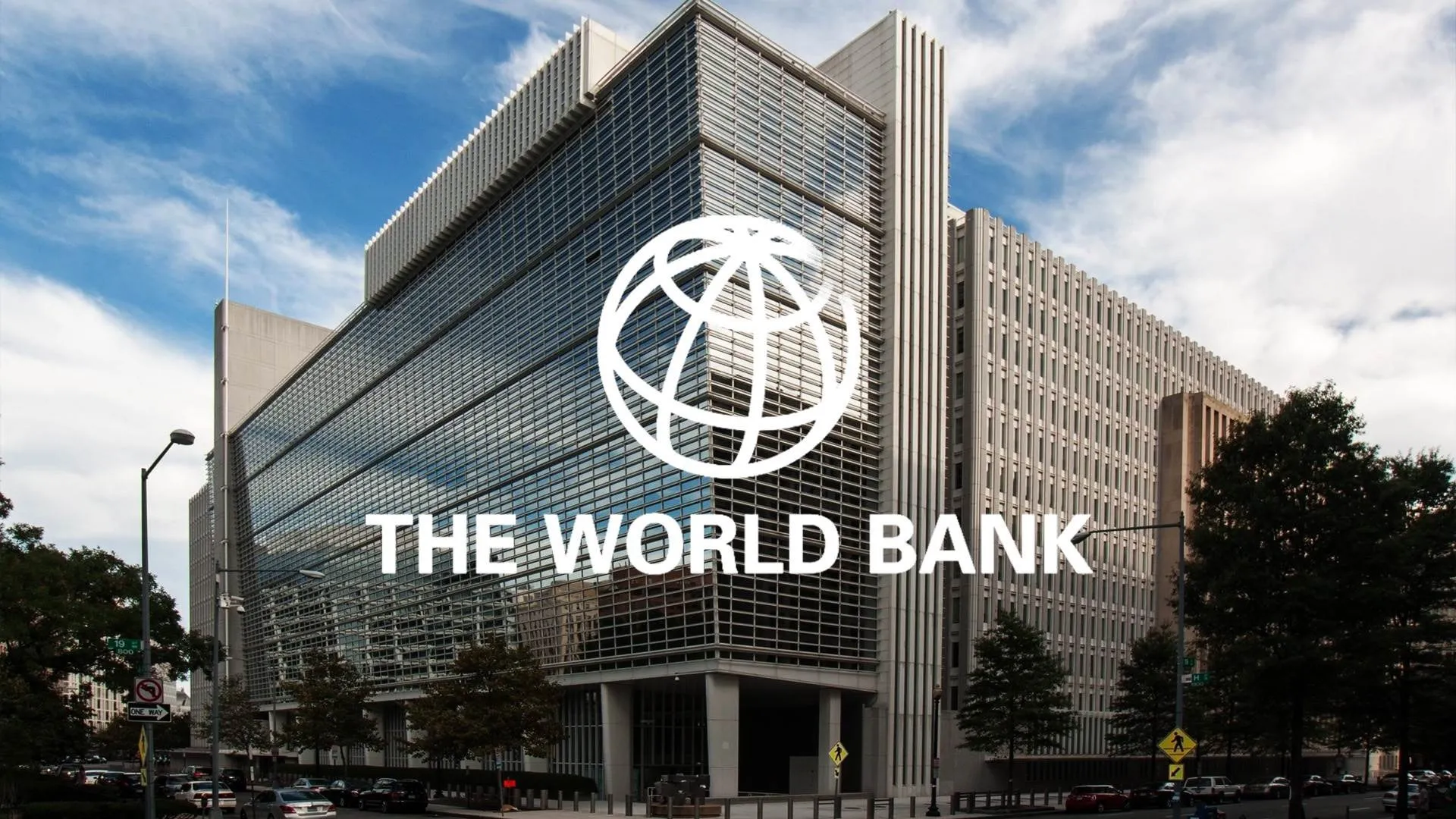البنك الدولي يرفع توقعاته لنمو اقتصاد مصر في 2024/2025 إلى 3.8%
