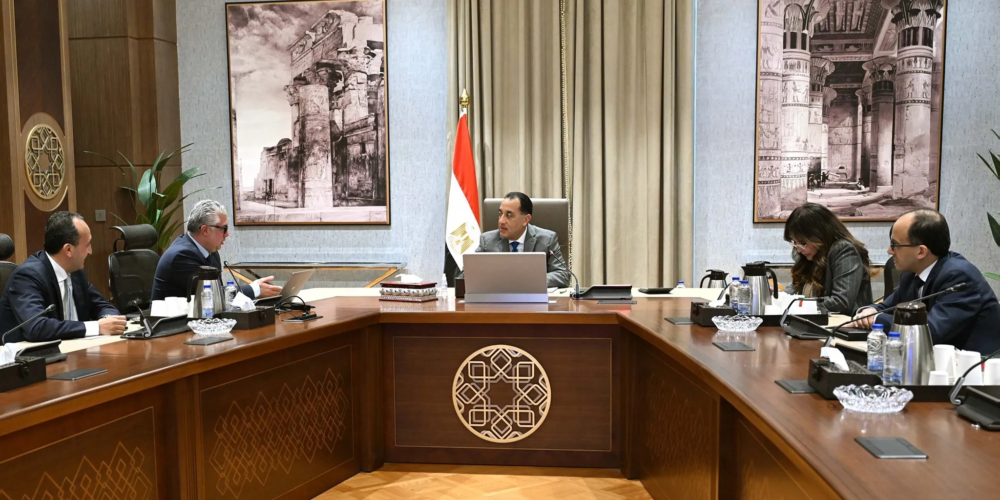 مدبولي يتابع مستجدات العمل بالمنطقة الاقتصادية لقناة السويس وجهود جذب الاستثمارات