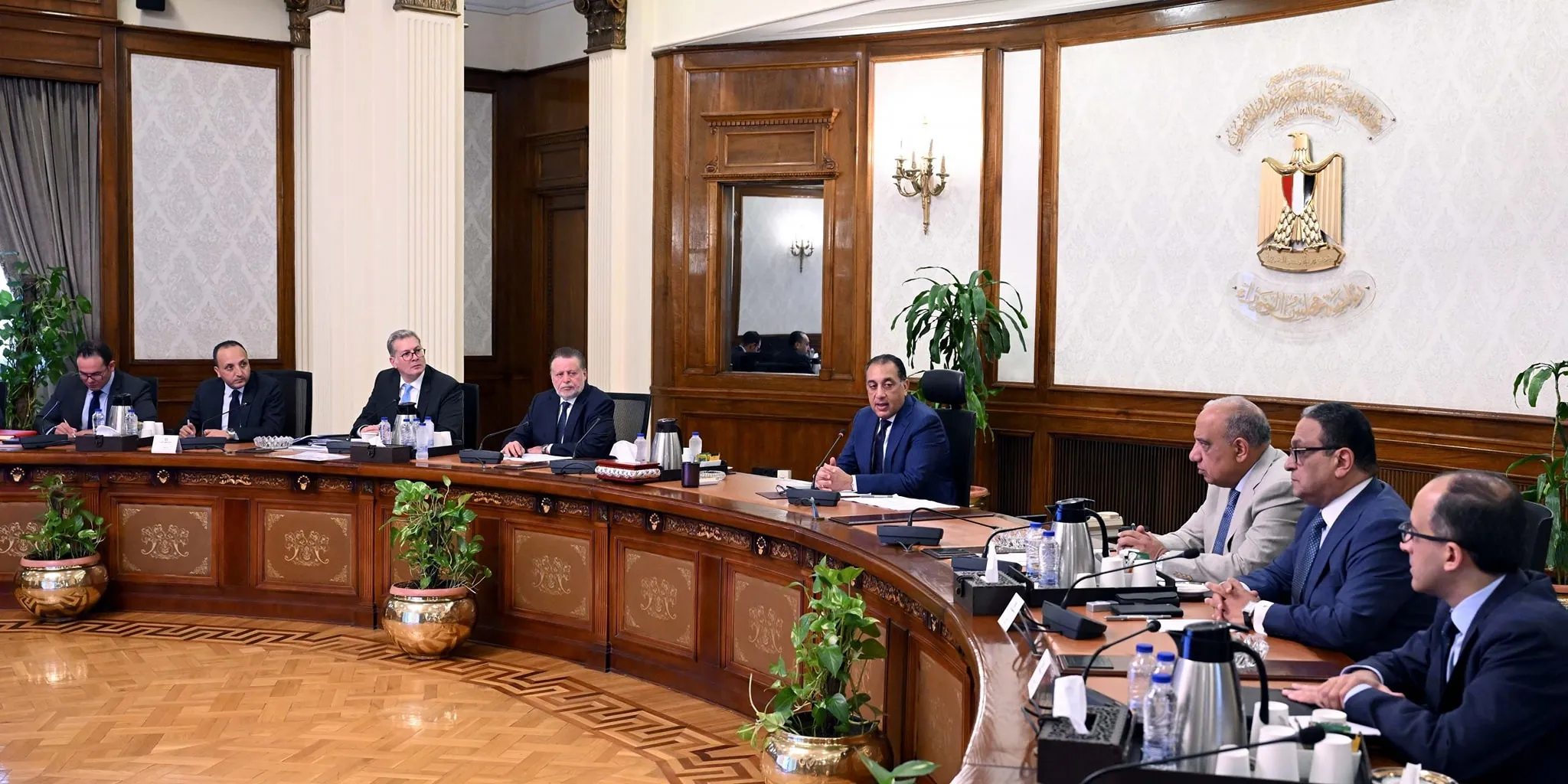 رئيس الوزراء يعقد اجتماعًا لمتابعة خطة تأمين احتياجات الوقود ويقوم بجولة تفقدية في البحيرة