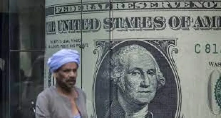 سعر الدولار يتخطى 68 جنيه في السوق السوداء