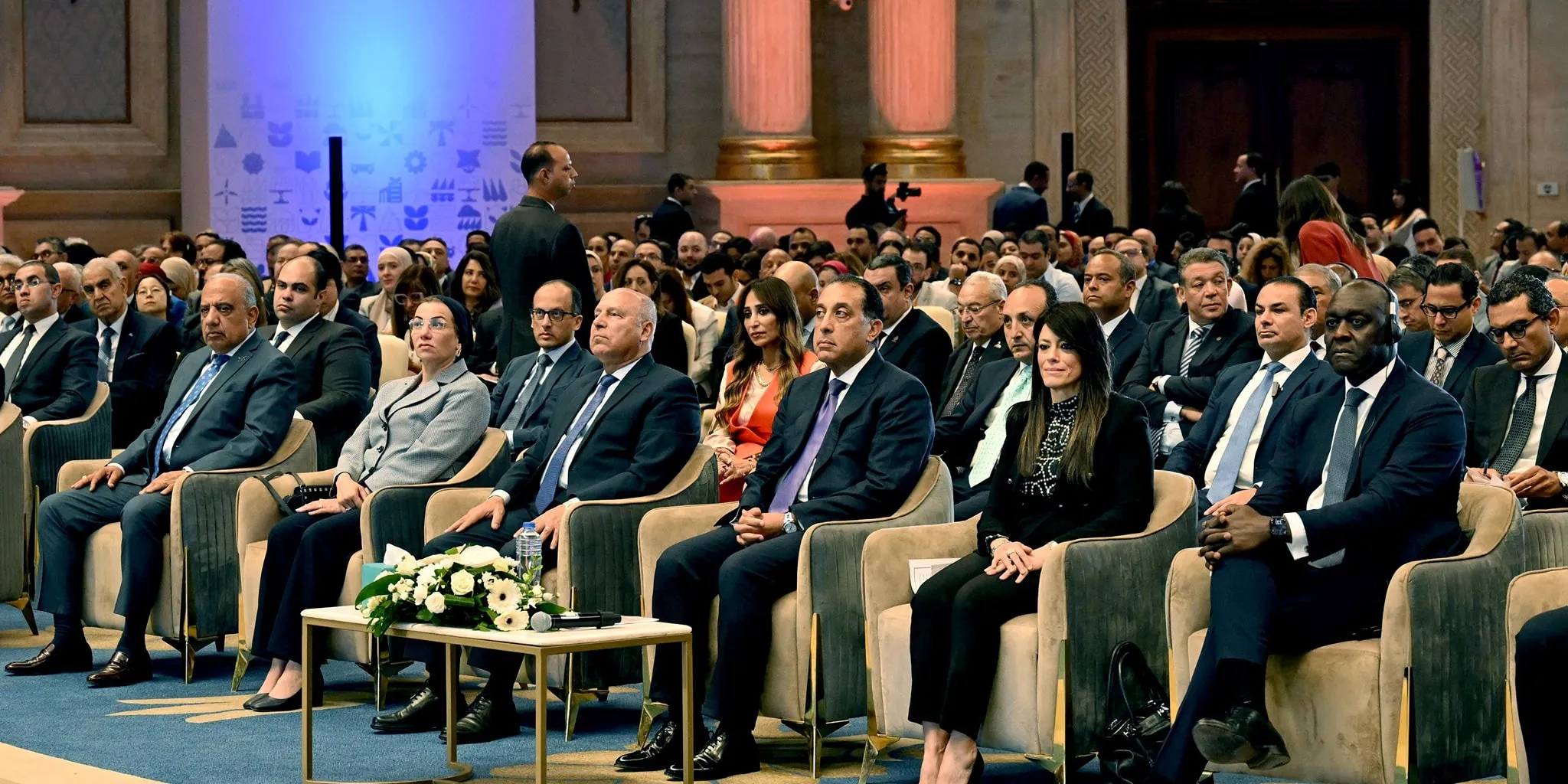 رئيس الوزراء يُشارك في فعاليات مؤتمر التمويل التنموي لتمكين القطاع الخاص