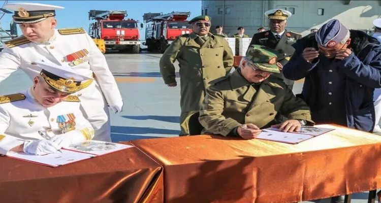 موسكو تايمز: مسؤولون بالجيش الروسي يزورون ليبيا بعد دعوة حفتر