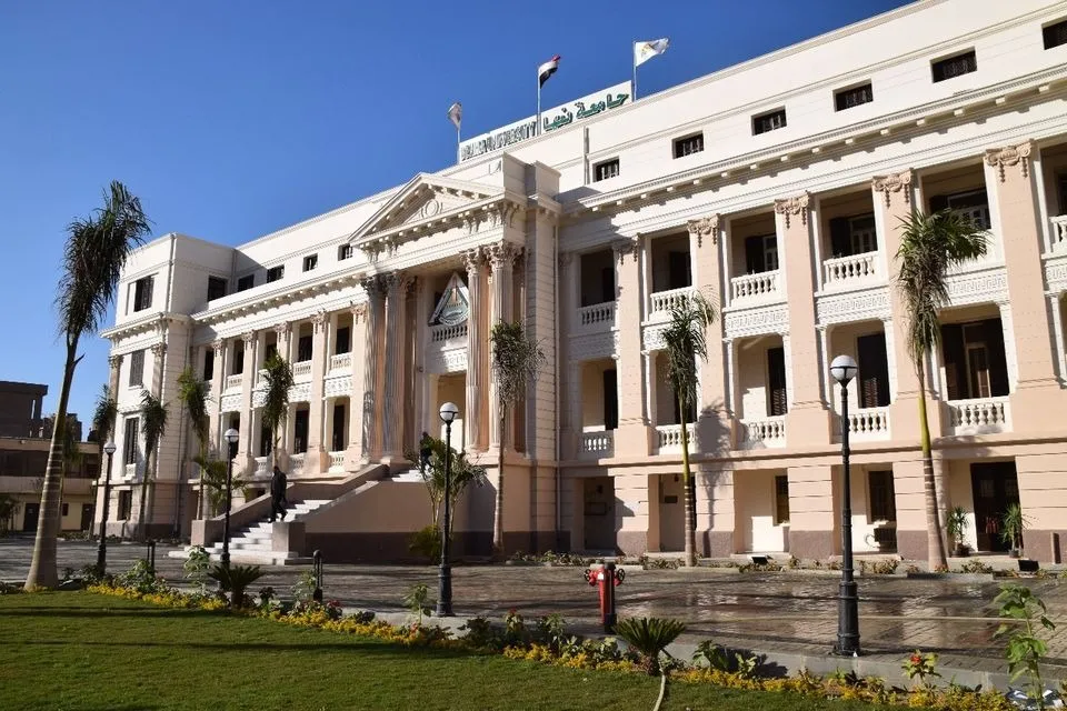 فصل 6 طلاب بجامعة بنها لخروجهم عن التقاليد والأعراف الجامعية