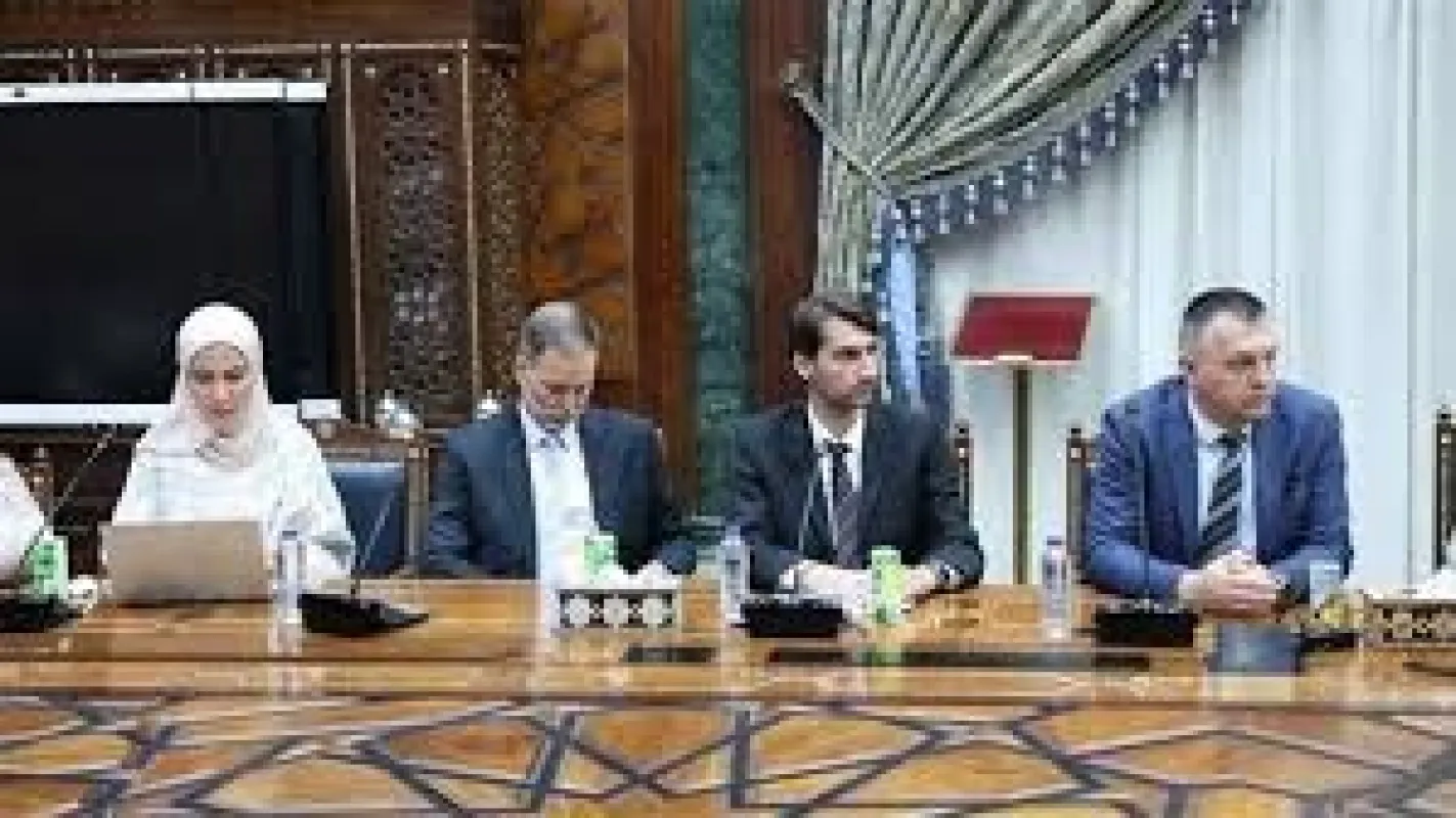 شيخ الأزهر يستقبل وفدًا من الكلية الملكية لدراسات الدفاع بالمملكة المتحدة
