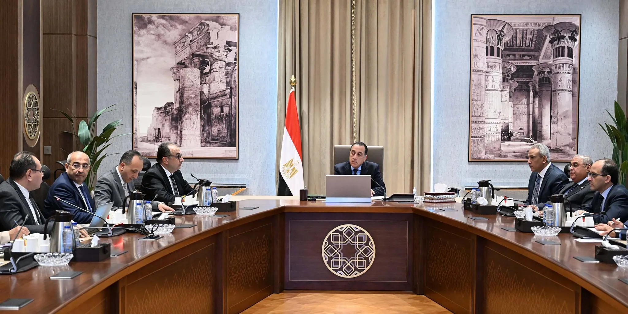 مدبولي يتابع الموقف التنفيذي لمشروعات تطوير قطاع الغزل والنسيج